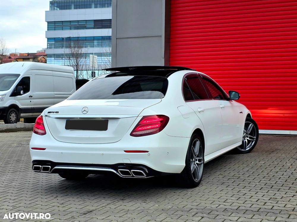 Mercedes-Benz E 220 d T 9G-TRONIC AMG Line - 4