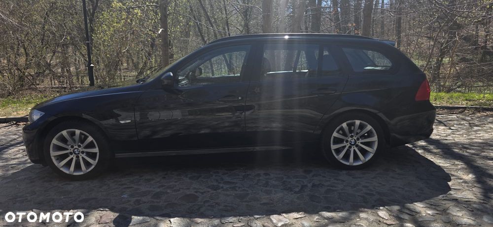 BMW Seria 3 318i - 4