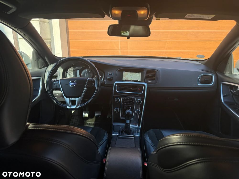 Volvo V60 D2 R-Design Summum - 7