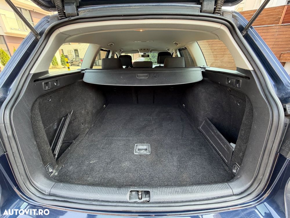 Volkswagen Passat 1.6 TDI BlueMotion Technology DSG Comfortline - 12