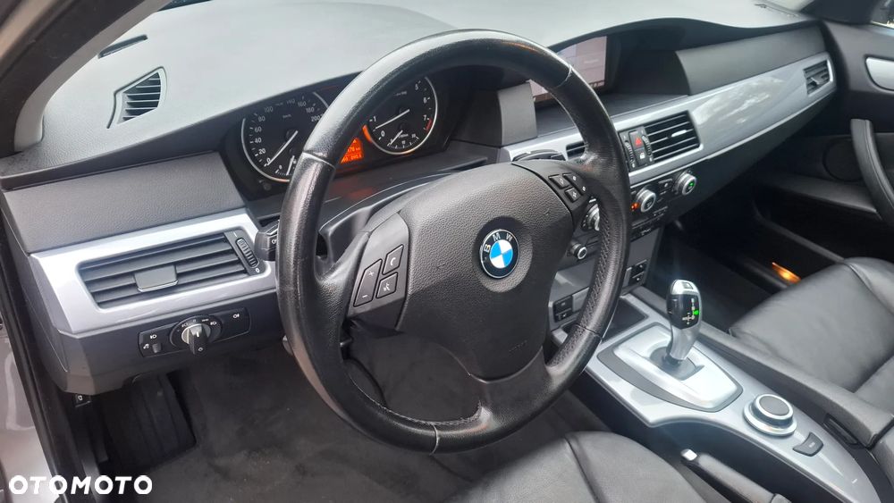 BMW Seria 5 525i - 18