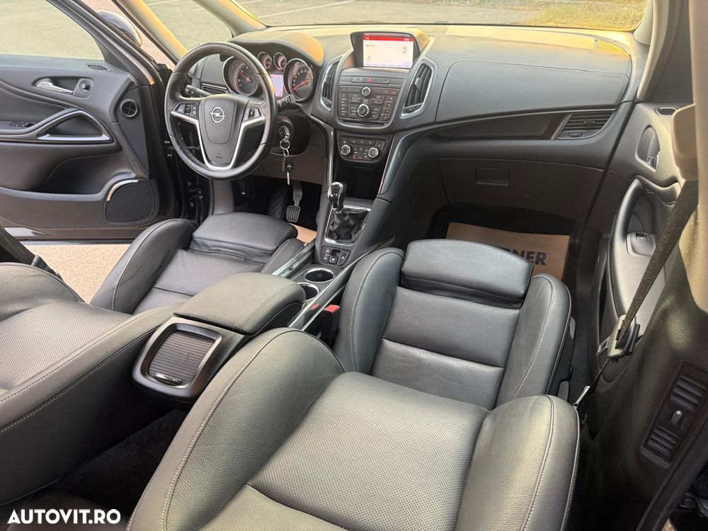 Opel Zafira Tourer 1.6 CDTI ECOTEC Start/Stop Cosmo - 6