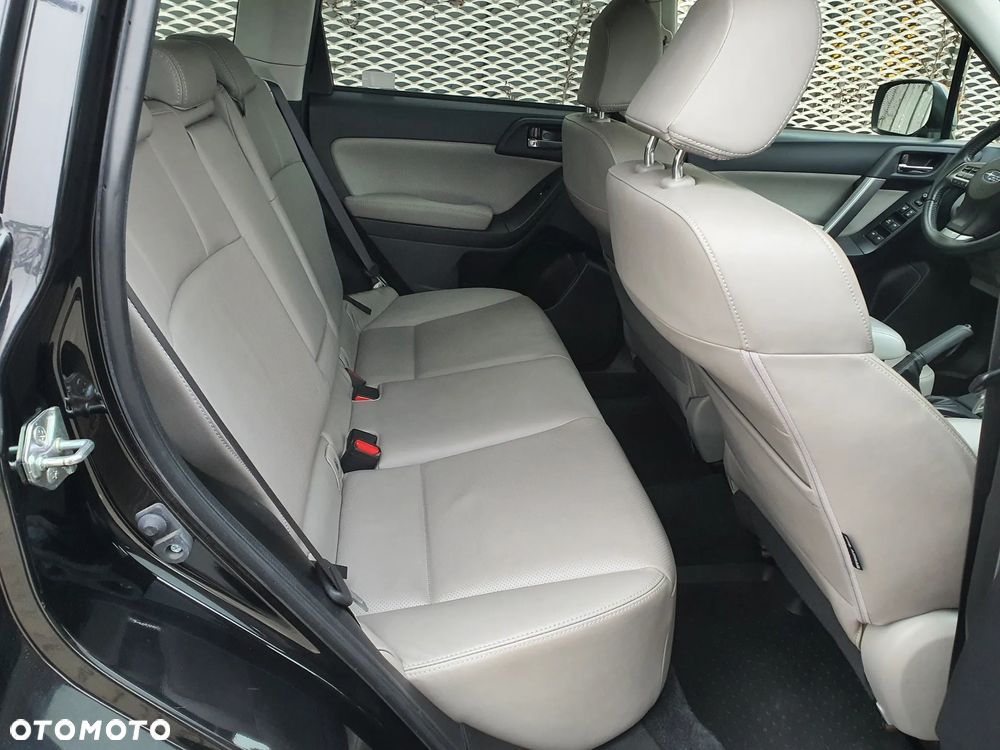 Subaru Forester 2.0i Exclusive Lineartronic - 10