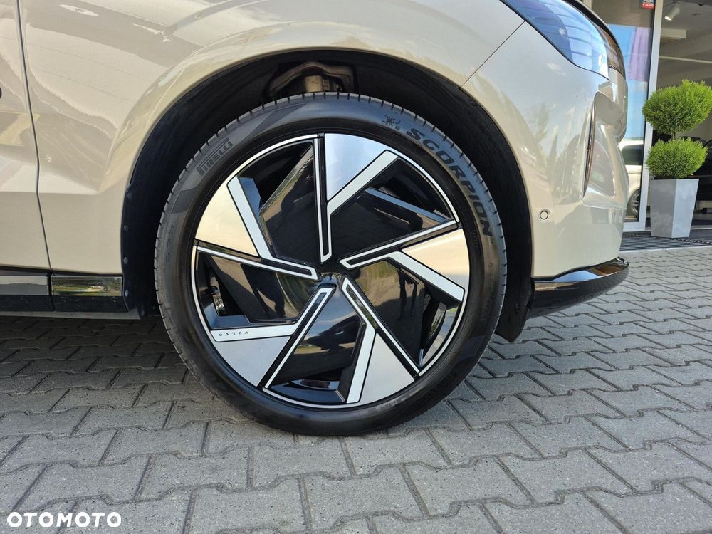 Volvo EX90 - 30