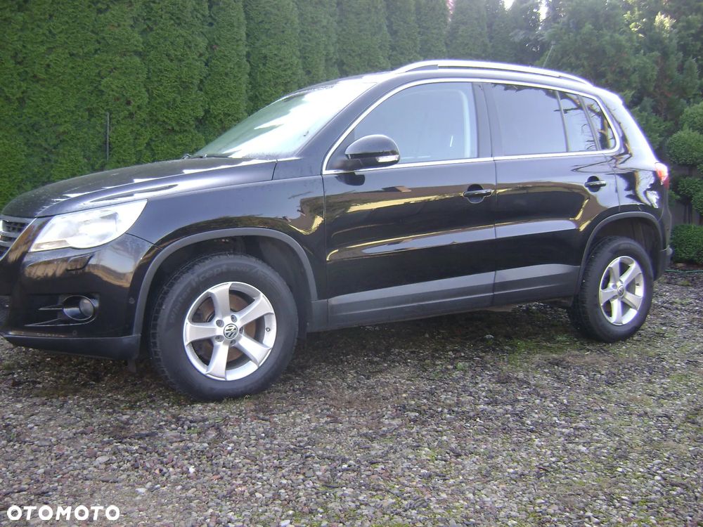 Volkswagen Tiguan - 1