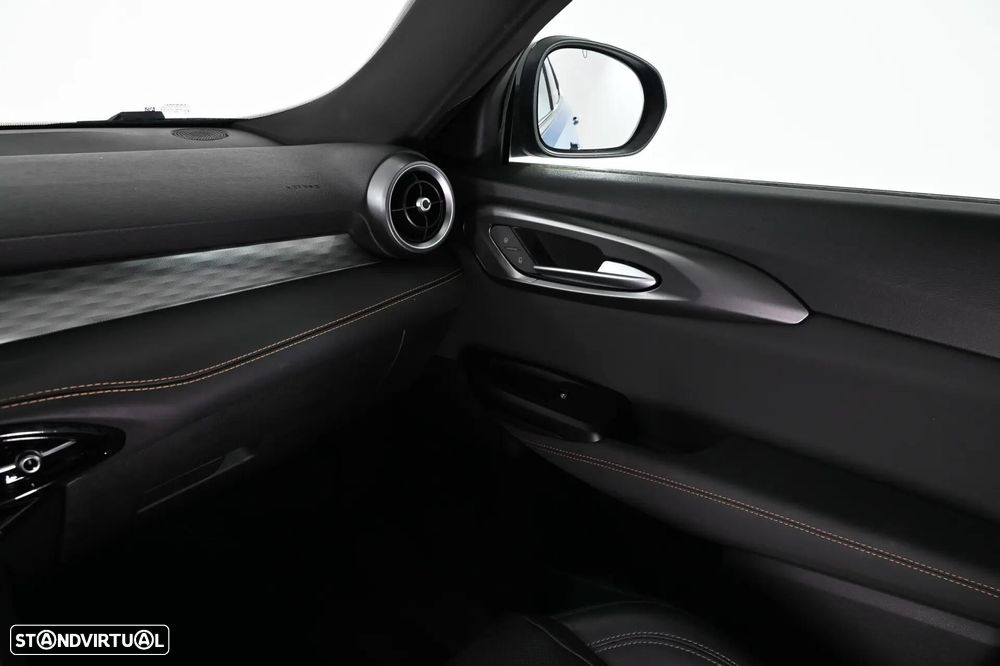 Alfa Romeo Tonale 1.5 Hybrid Sprint - 28