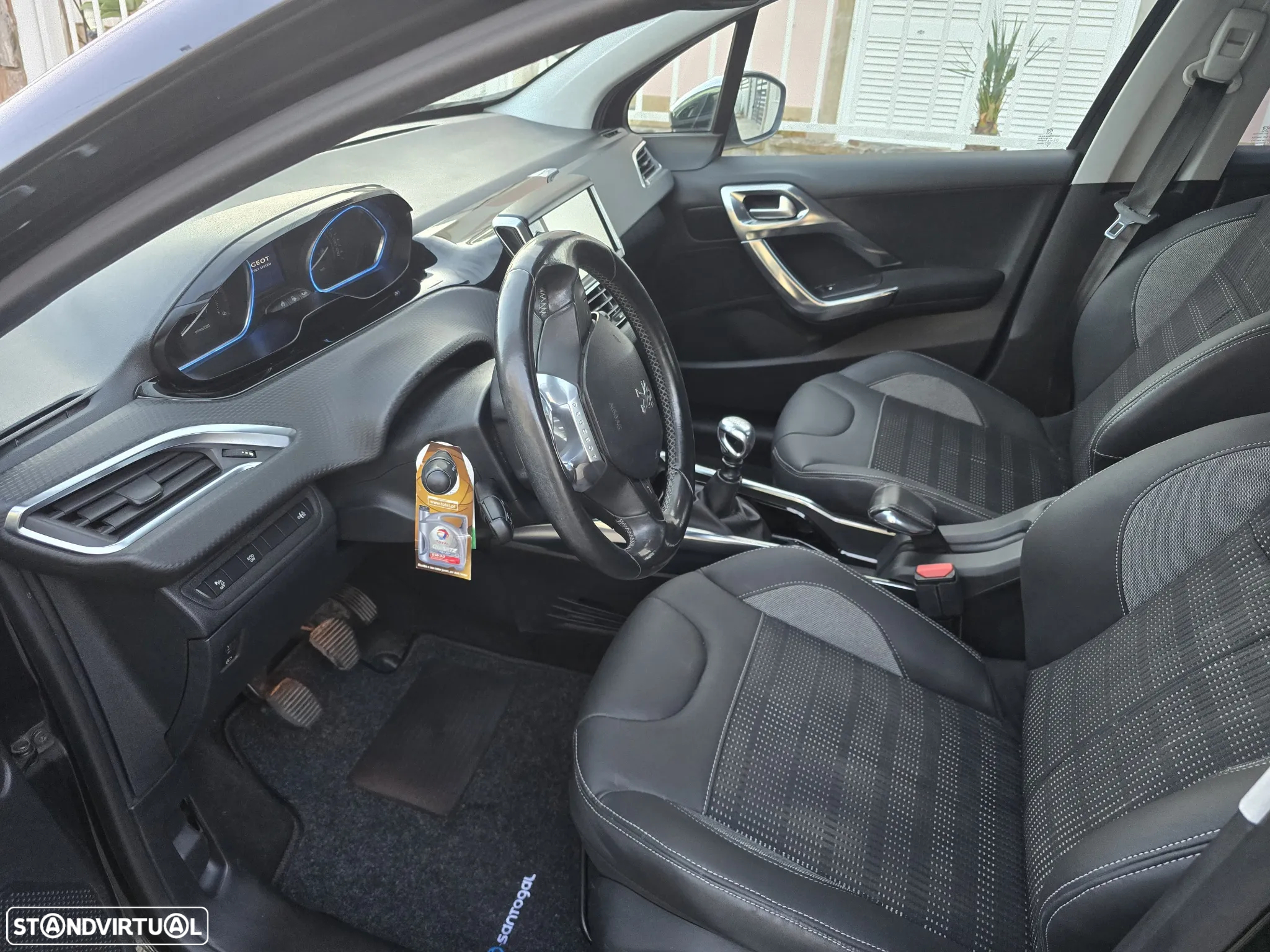 Peugeot 2008 1.6 e-HDi Allure - 24