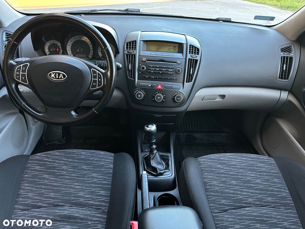 Kia Ceed 1.6 Comfort + - 21