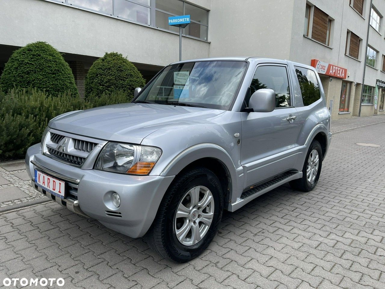 Mitsubishi Pajero - 1