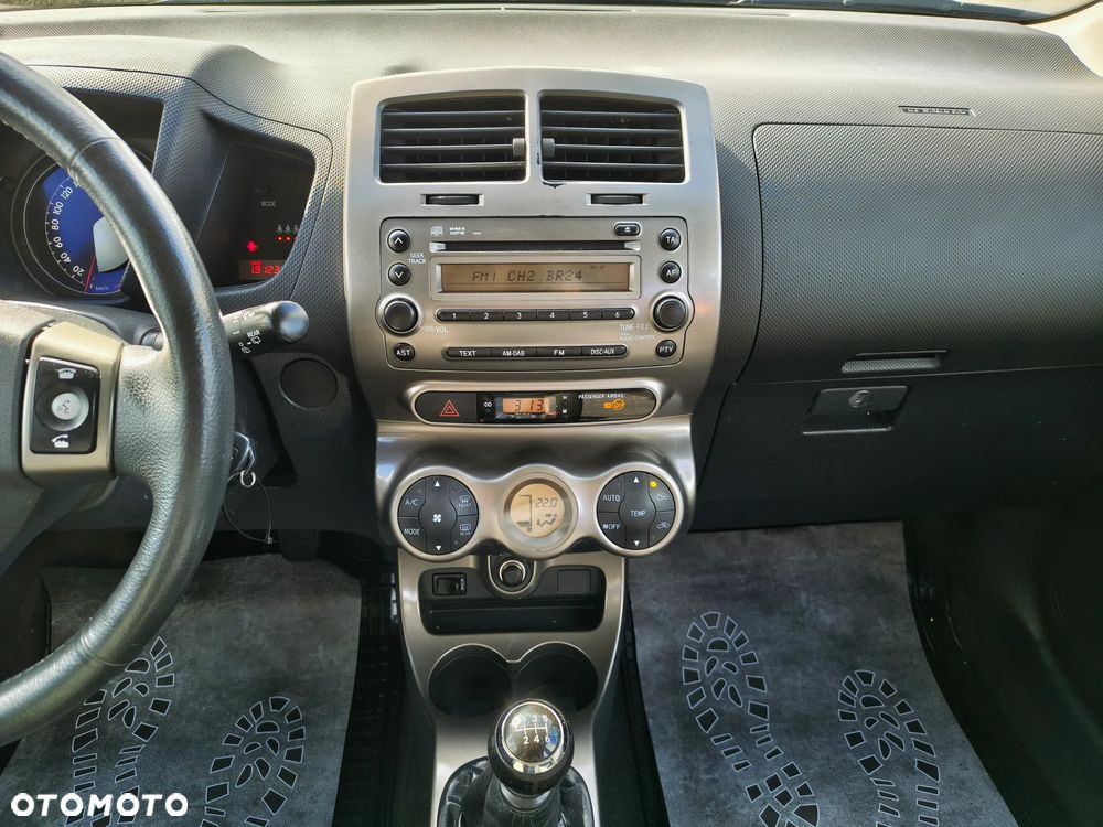 Toyota Urban Cruiser 1.4 D-4D 4x4 - 26
