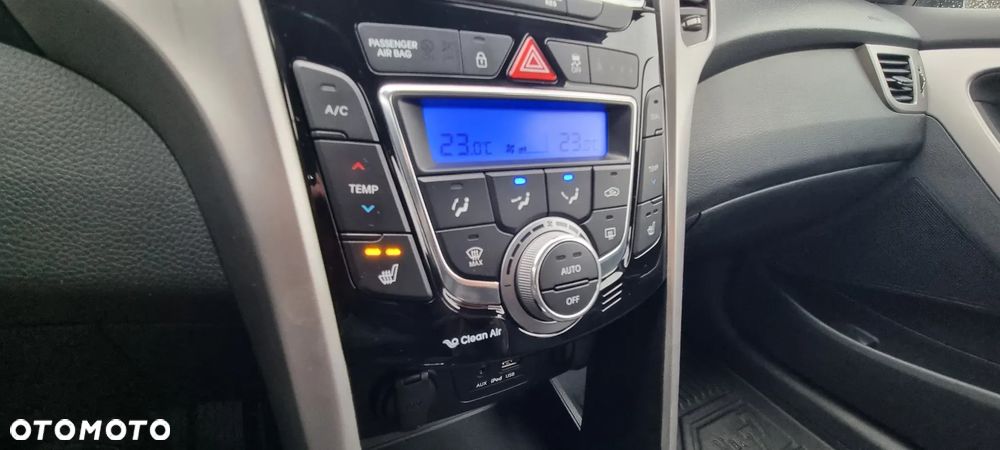 Hyundai i30 1.4 Passion Plus - 28