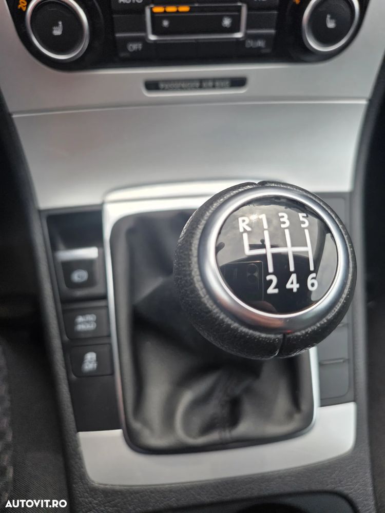 Volkswagen Passat - 13