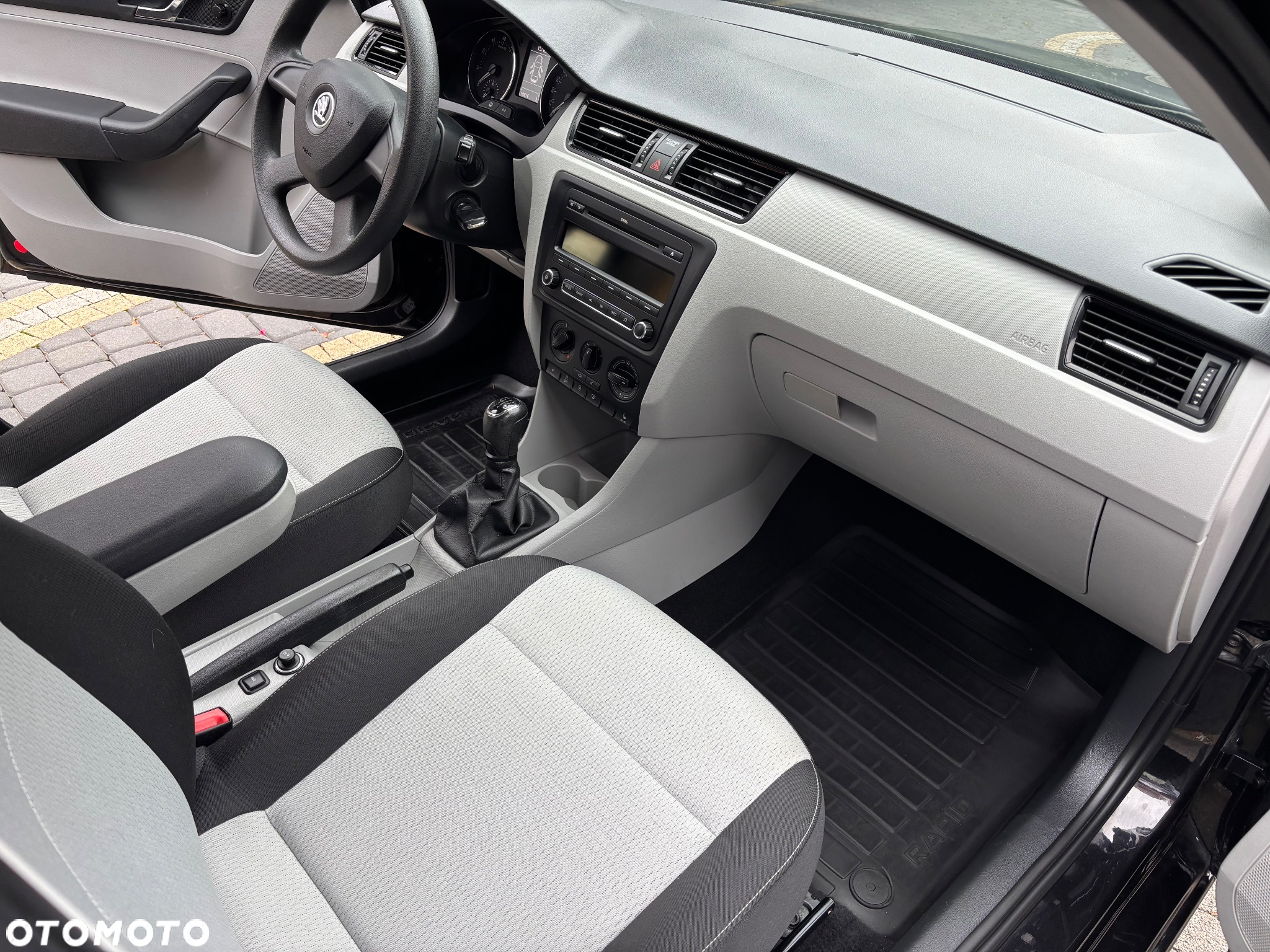 Skoda RAPID 1.2 TSI Active - 17