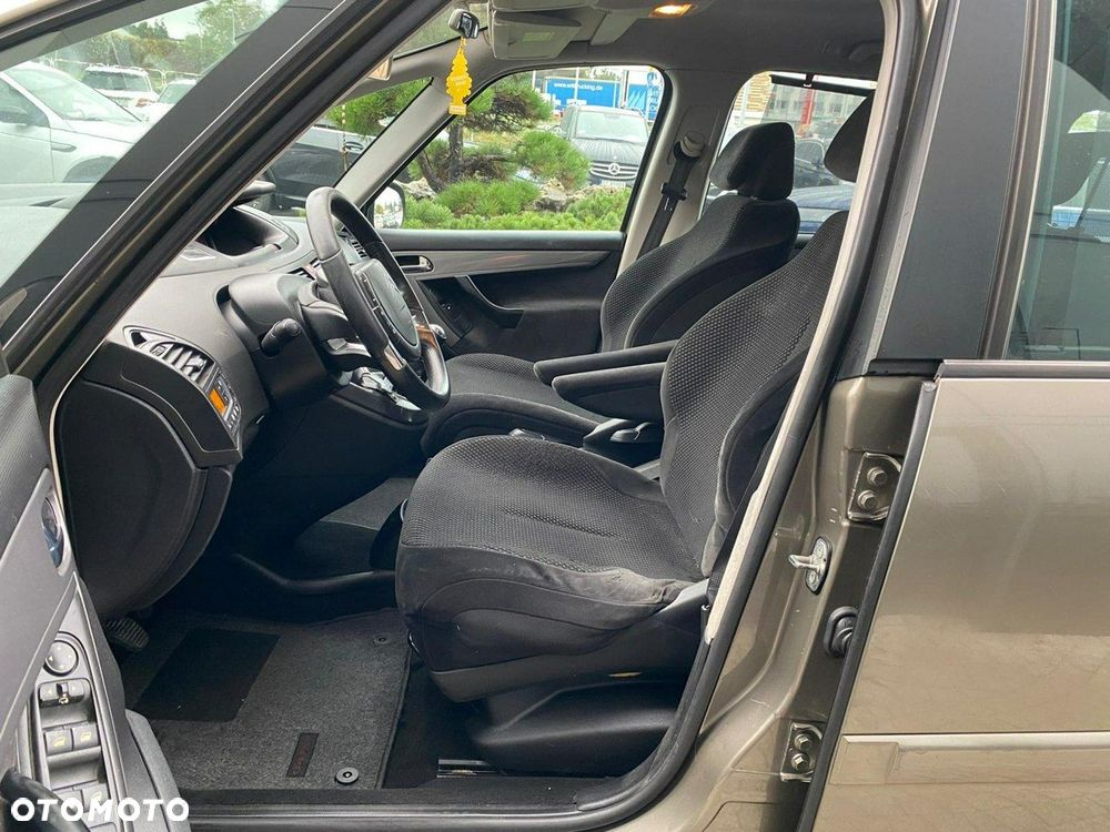 Citroën C4 Grand Picasso 1.8 16V Confort - 10