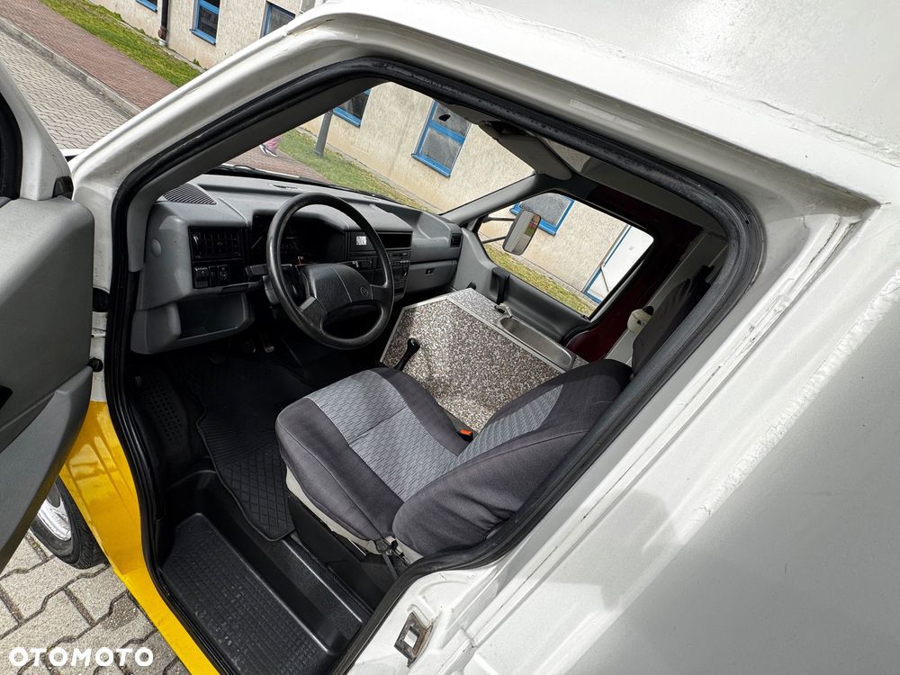 Volkswagen Transporter - 8