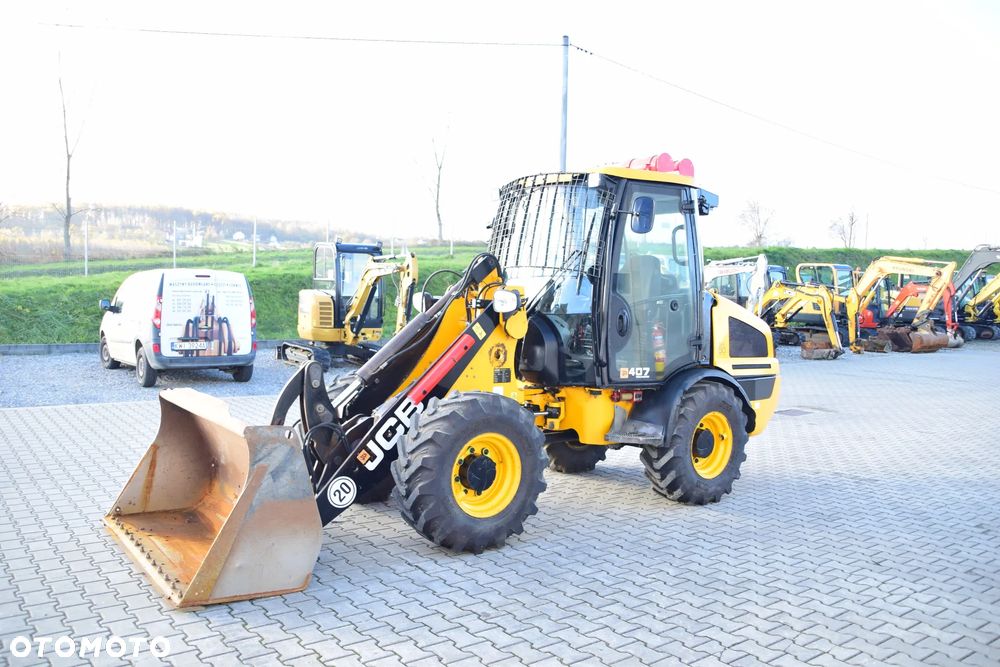 JCB 407