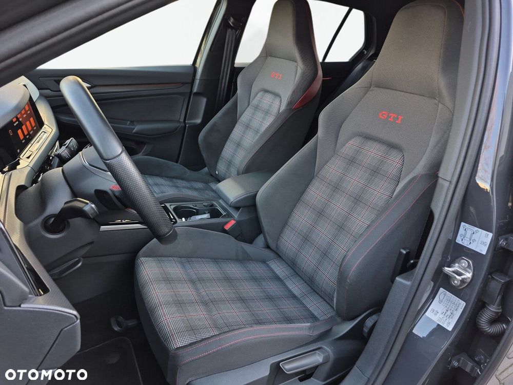 Volkswagen Golf VIII 2.0 TSI GTI DSG - 11