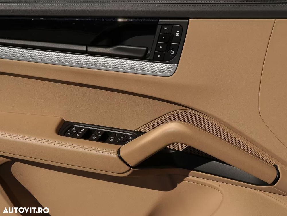 Porsche Cayenne Coupe E-Hybrid - 20