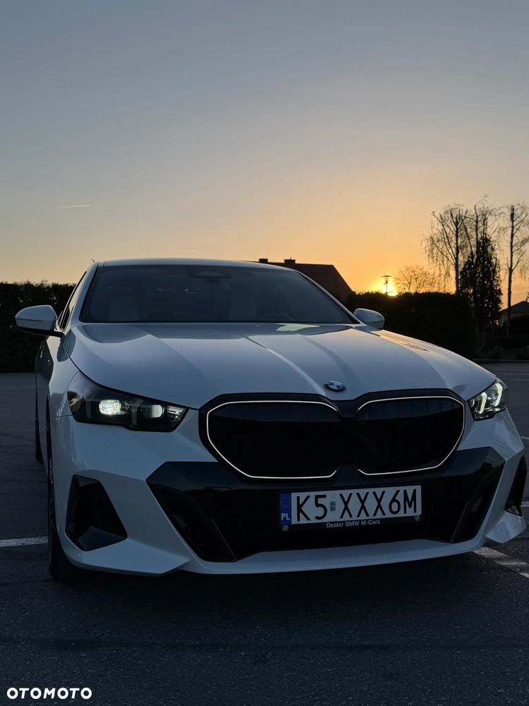BMW Seria 5 520i mHEV Luxury Line sport - 4