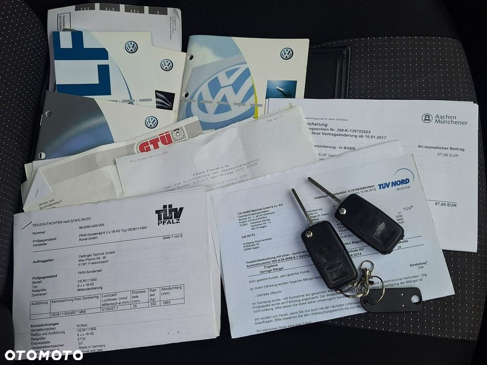 Volkswagen Golf - 6