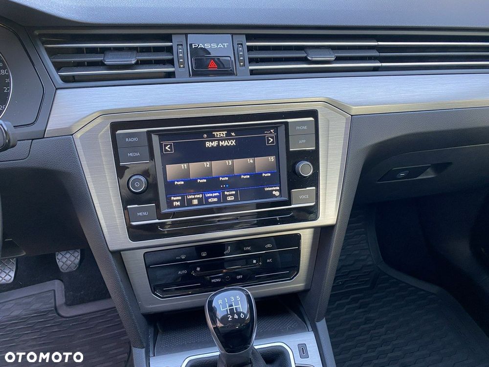 Volkswagen Passat 1.5 TSI EVO Essence - 23