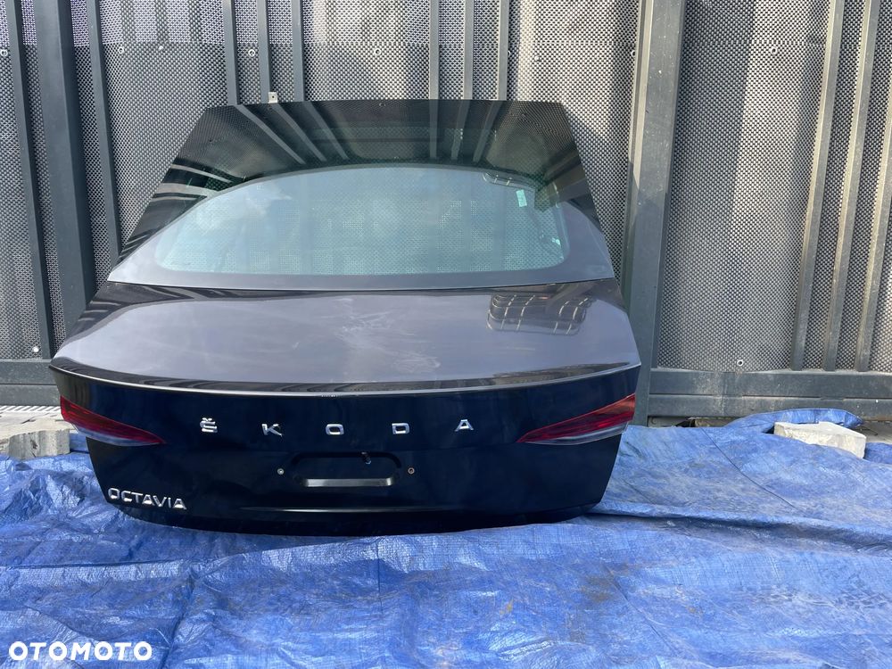 Skoda Octavia IV sedan liftback klapa bagażnika LF9R - 1