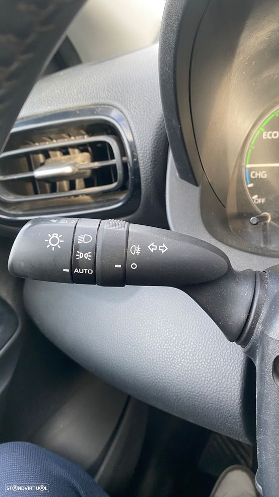 Toyota Yaris 1.5 HDF Comfort - 34
