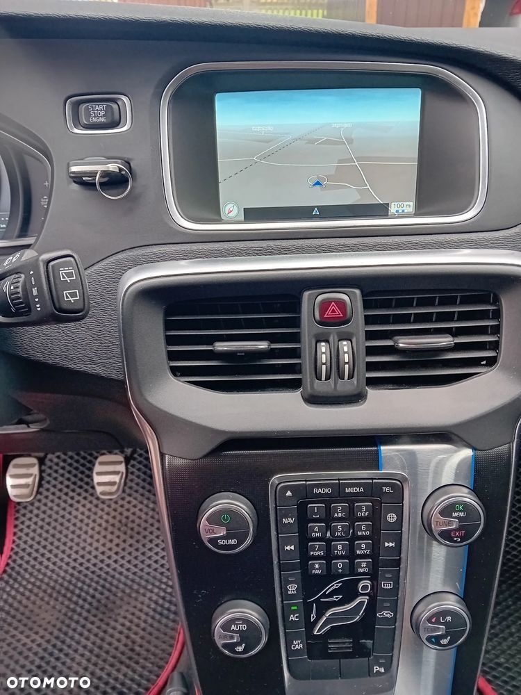 Volvo V40 D2 Drive-E R-Design Momentum - 9