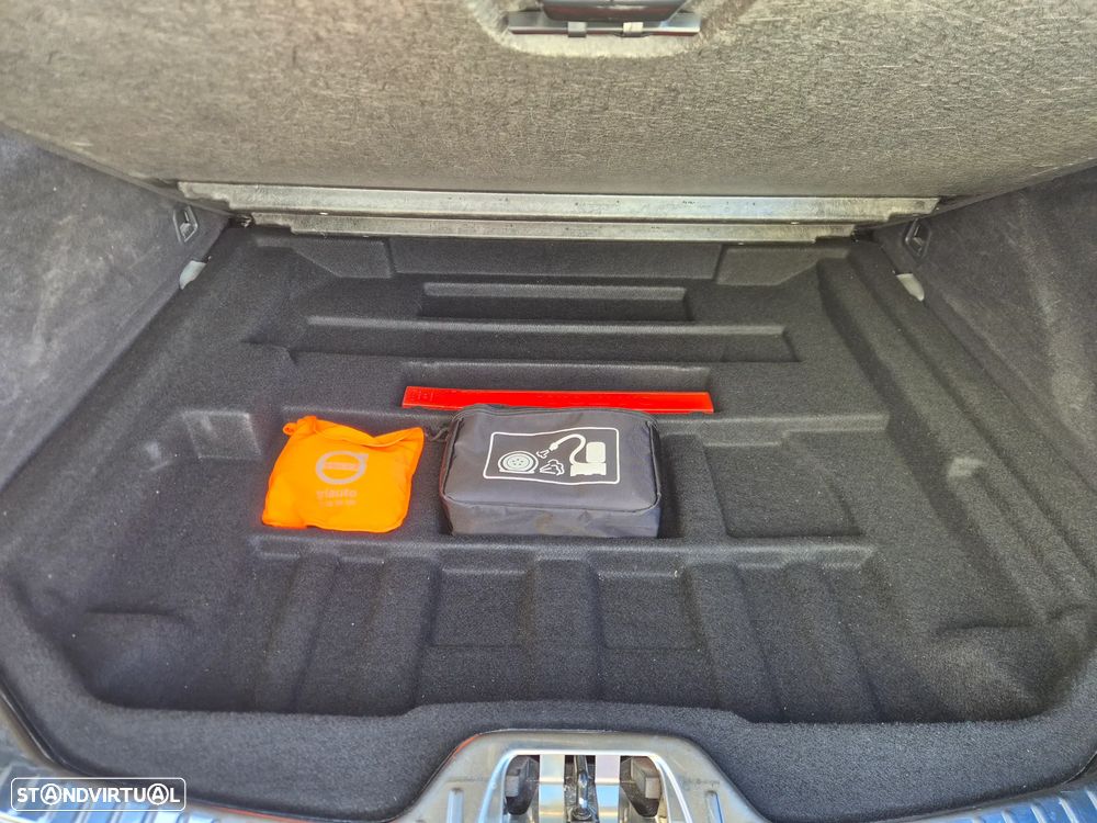 Volvo V60 2.0 D2 Momentum Geartronic - 8