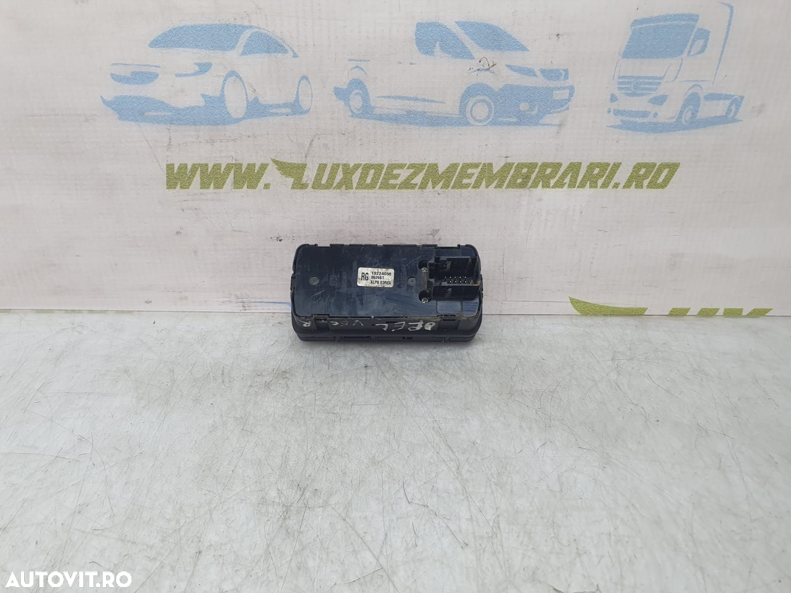 Panou butoane geamuri 13224056 Opel Vectra C [2002 - 2005] - 3