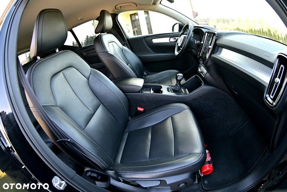 Volvo XC 40 D3 Momentum Pro - 24