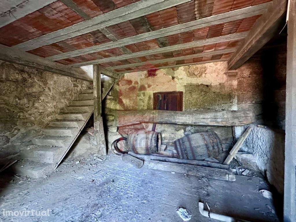 Moradia para restauro, Chorense - Grande imagem: 5/23
