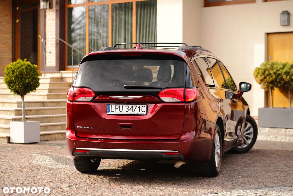 Chrysler Pacifica - 6