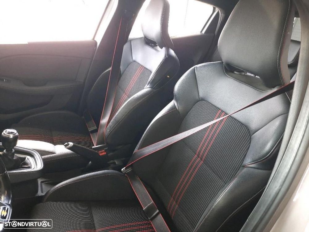 Renault Clio 1.5 Blue dCi RS Line - 3