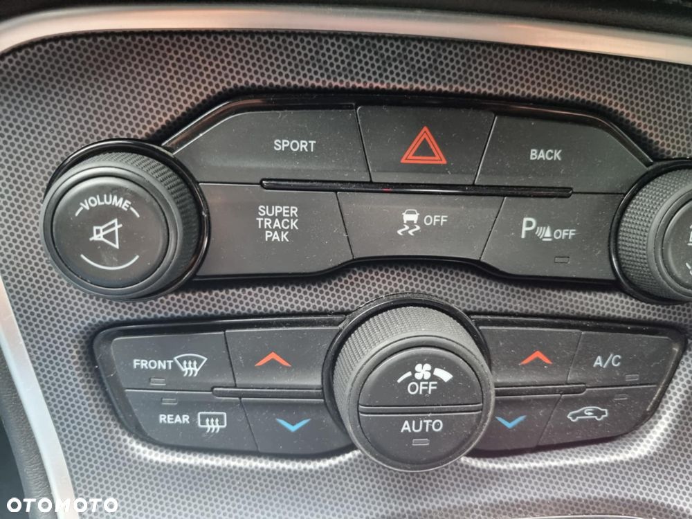 Dodge Challenger Automatik R/T Plus - 33
