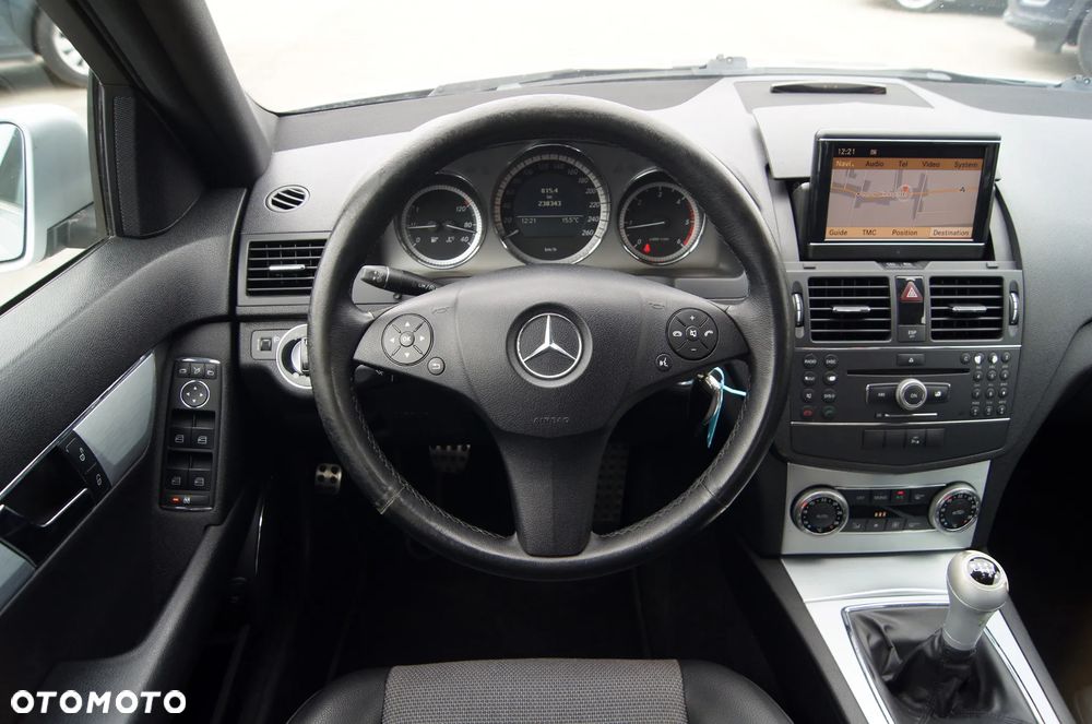 Mercedes-Benz Klasa C 250 CDI Avantgarde Edition - 16