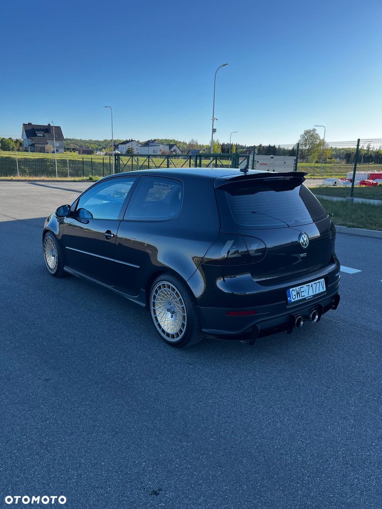 Volkswagen Golf - 5