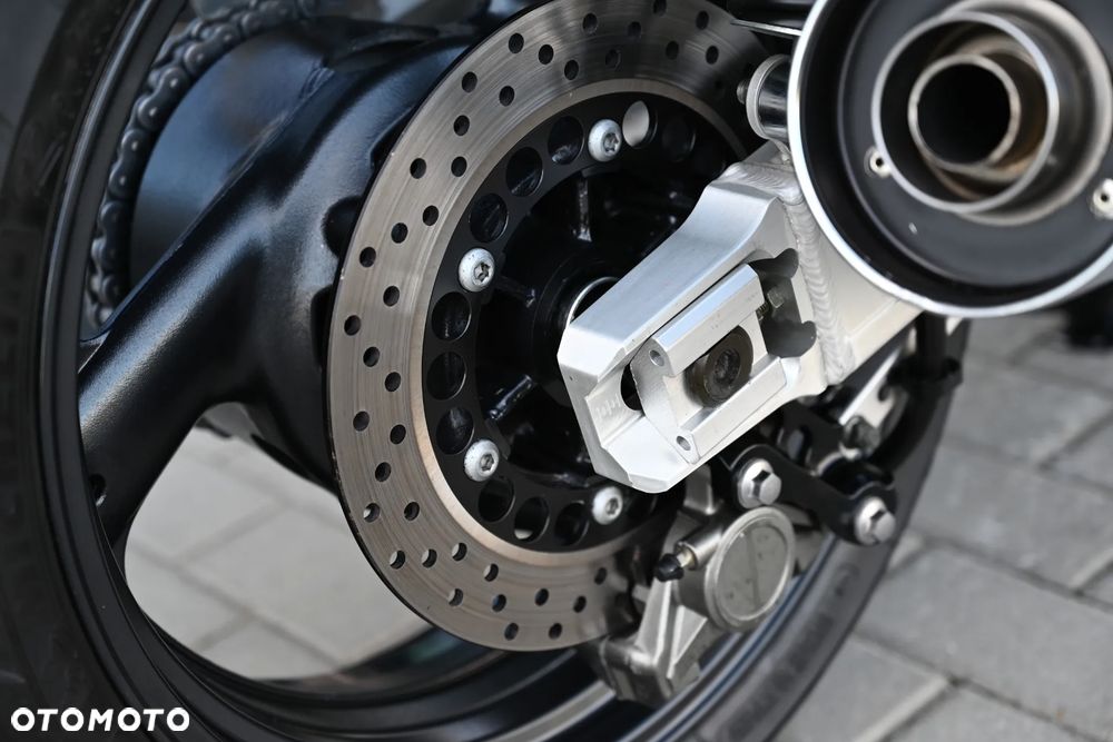 Yamaha XJR - 37