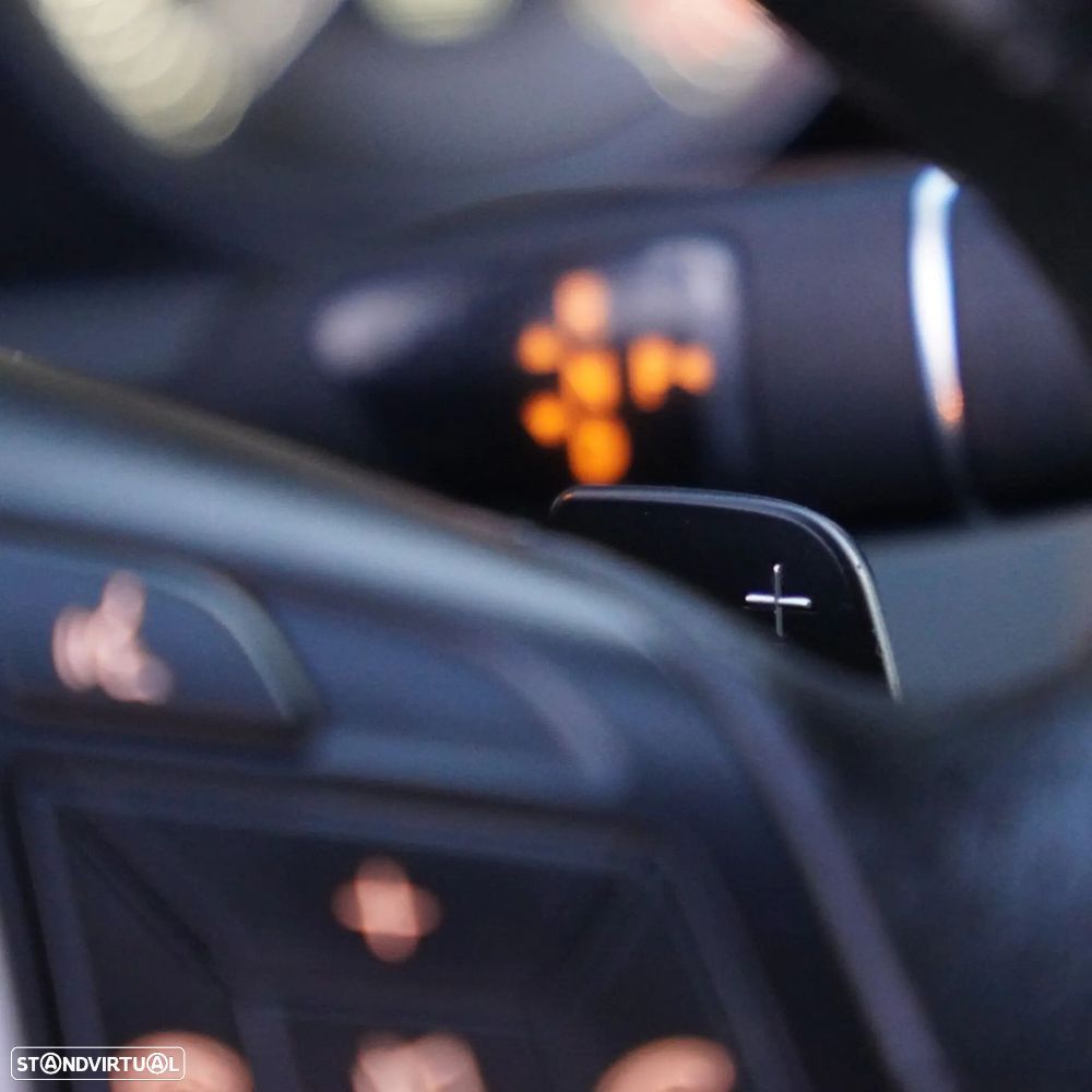 Mercedes-Benz E 300 Bluetec Hybrid Avantgarde - 19