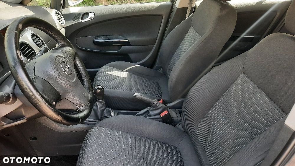 Opel Corsa 1.2 16V Essentia - 10