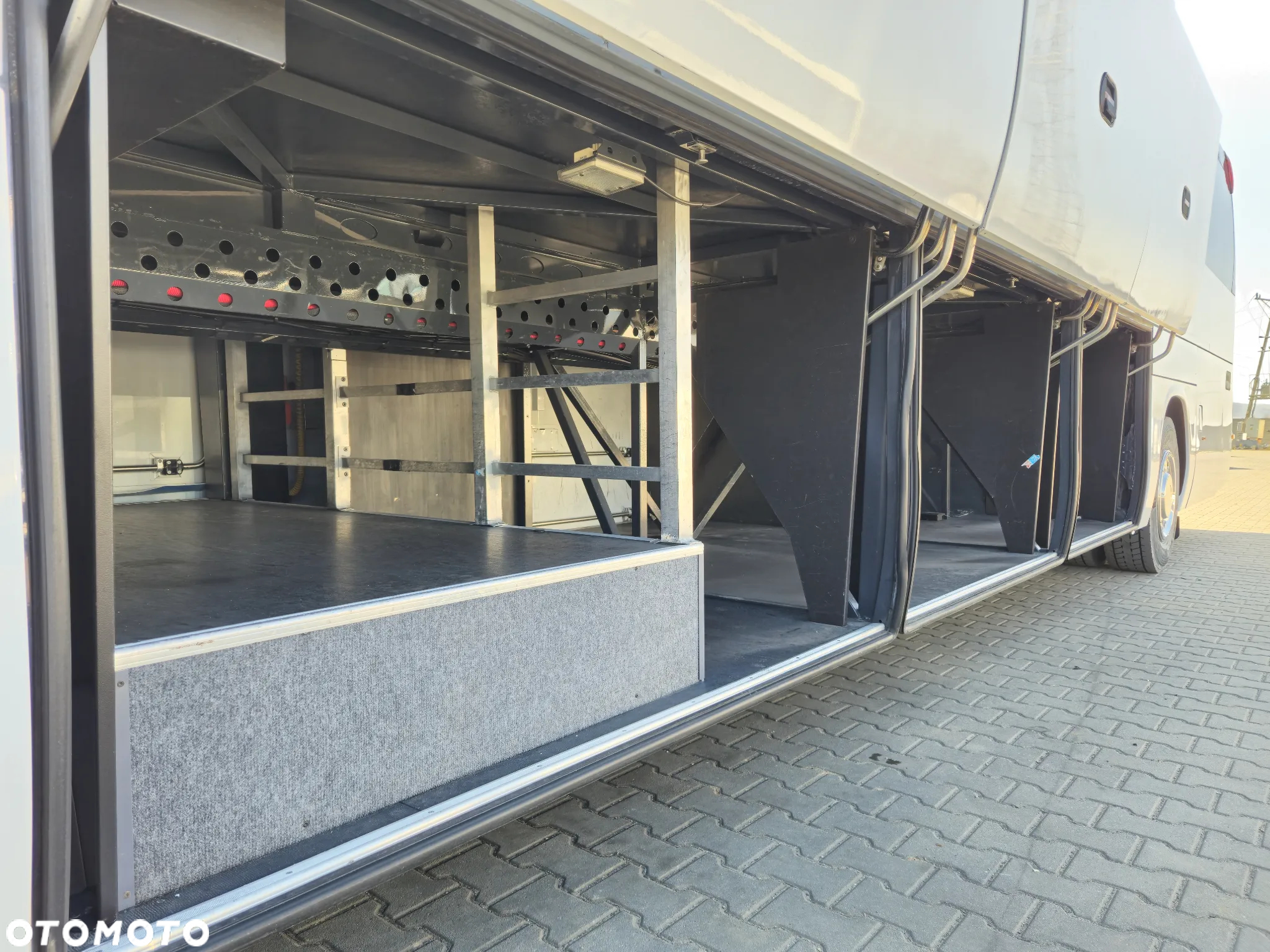 Iveco MAGELYS / SPROWADZONY / WINDA / EURO 6 - 24