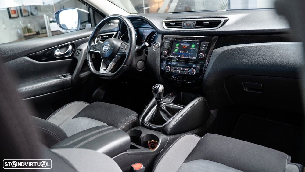 Nissan Qashqai 1.3 DIG-T N-Connecta J18 - 27