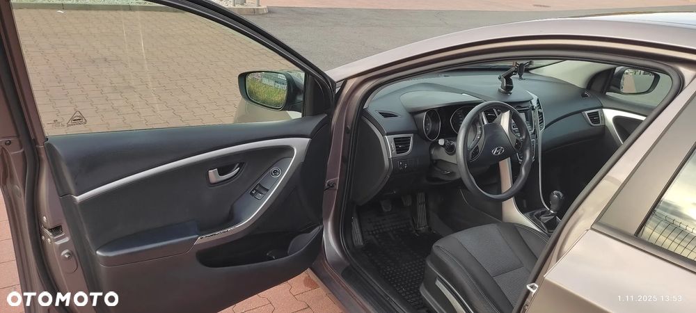 Hyundai i30 1.4 Classic + - 11