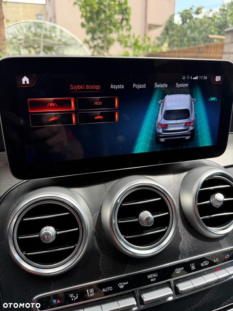 Mercedes-Benz GLC - 32