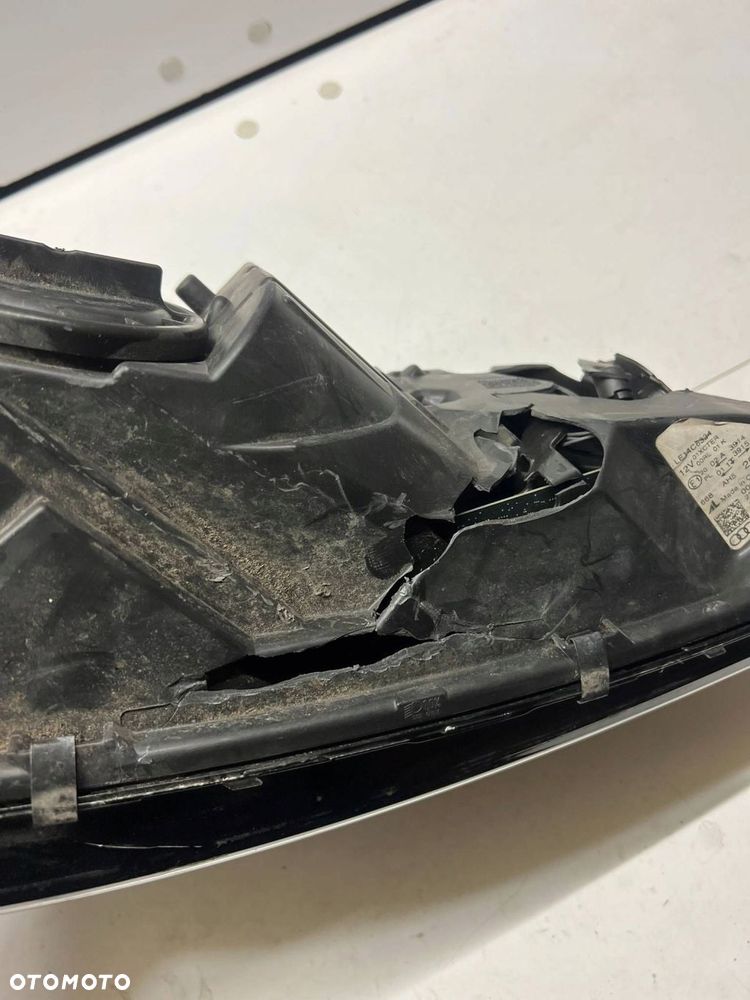 8W0 941 044 Reflektor lampa uszkodzona Audi A4 S4 B9 PRAWA - 7