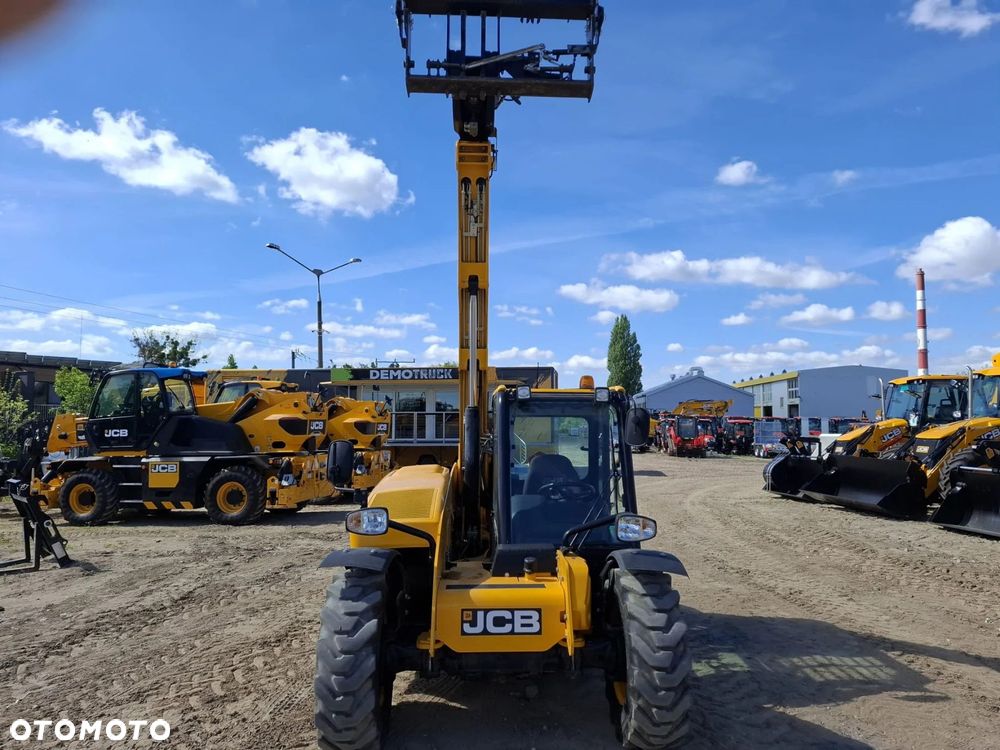 JCB 525-60 Agri Plus - 8