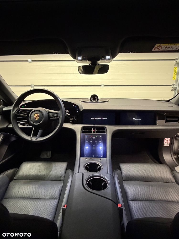 Porsche Taycan 4 - 22