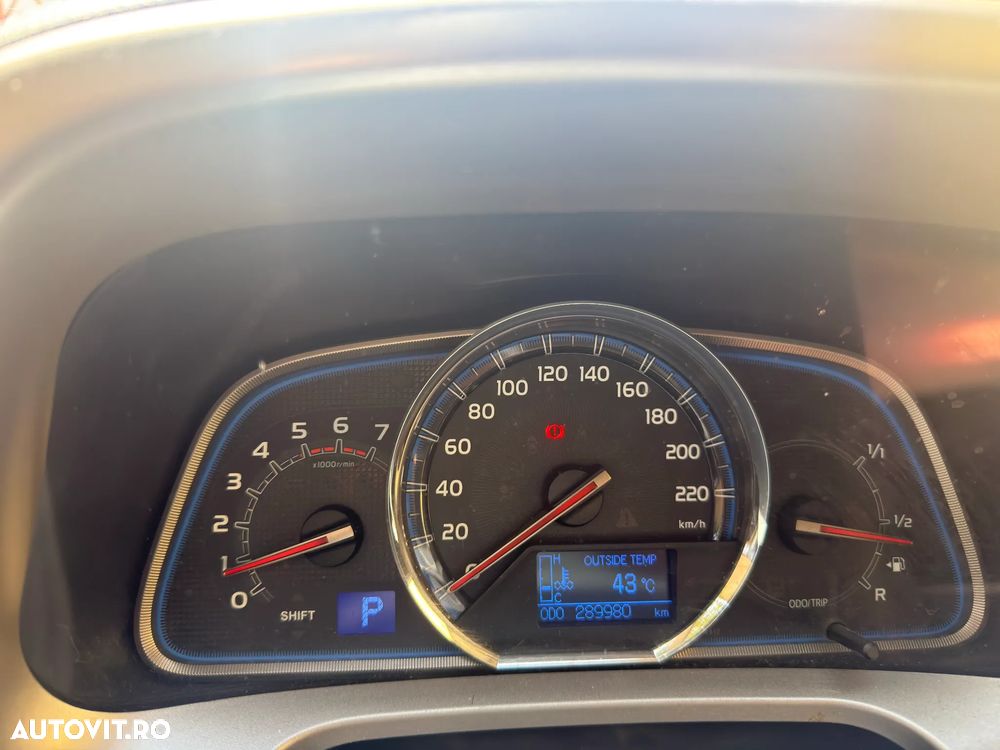 Toyota RAV4 2.2 D-4CAT 4WD Aut Luxury - 2