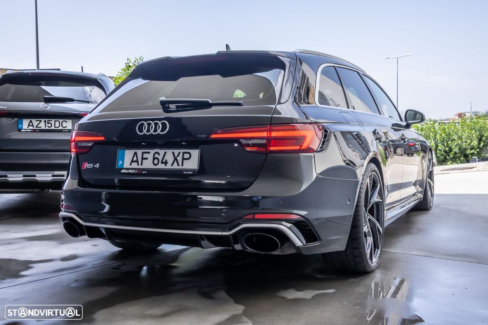 Audi RS4 Avant - 6