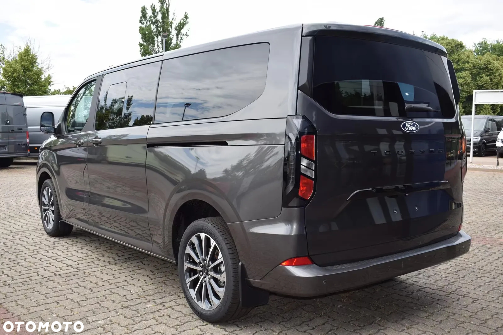 Ford Tourneo Custom 2.0 EcoBlue 320 L2 Titanium - 8